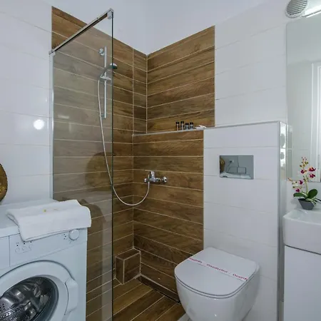 Lucky Suites-Adults-Only Elegant Stay Aparthotel