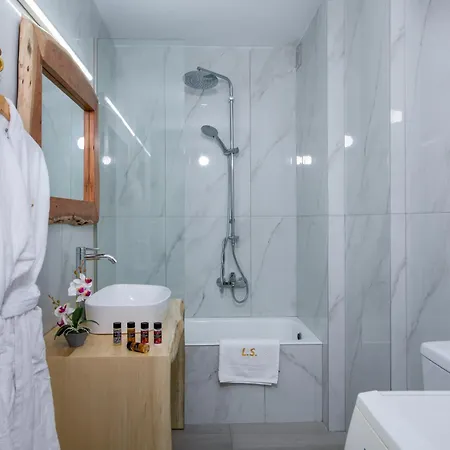 Lucky Suites-Adults-Only Elegant Stay Aparthotel *