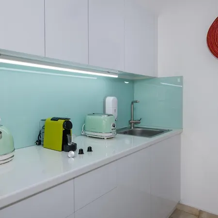 Lucky Suites-Adults-Only Elegant Stay Aparthotel