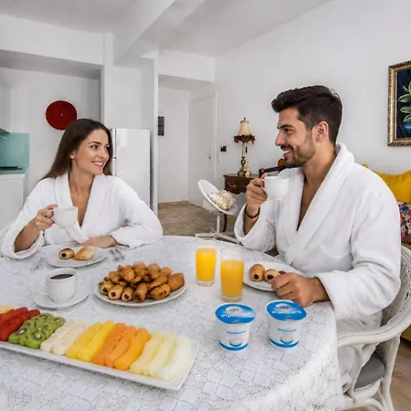 Lucky Suites (Adults Only) 아파트호텔 4*